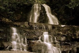 800px-Laurel_Falls1