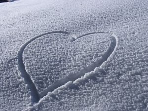 Heart-winter-freeze-44607-l