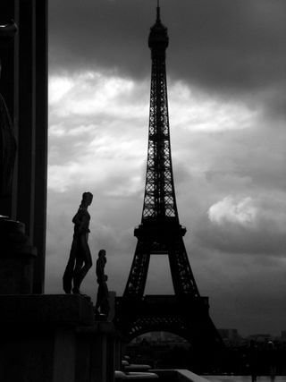 Contrast_tower_toureiffel_14714_h